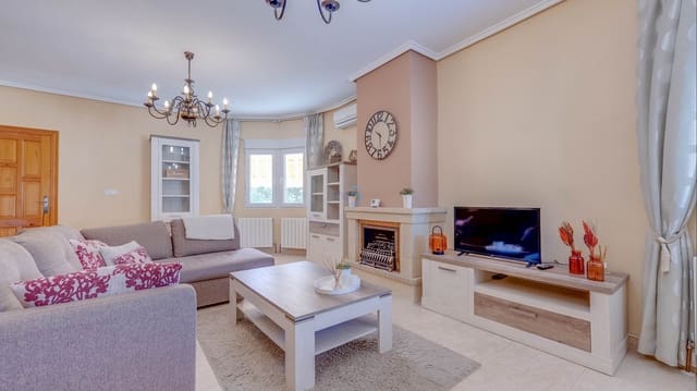 2 soveværelse Villa til salg i Rojales med swimmingpool - € 340.000 (Ref: 9736013)