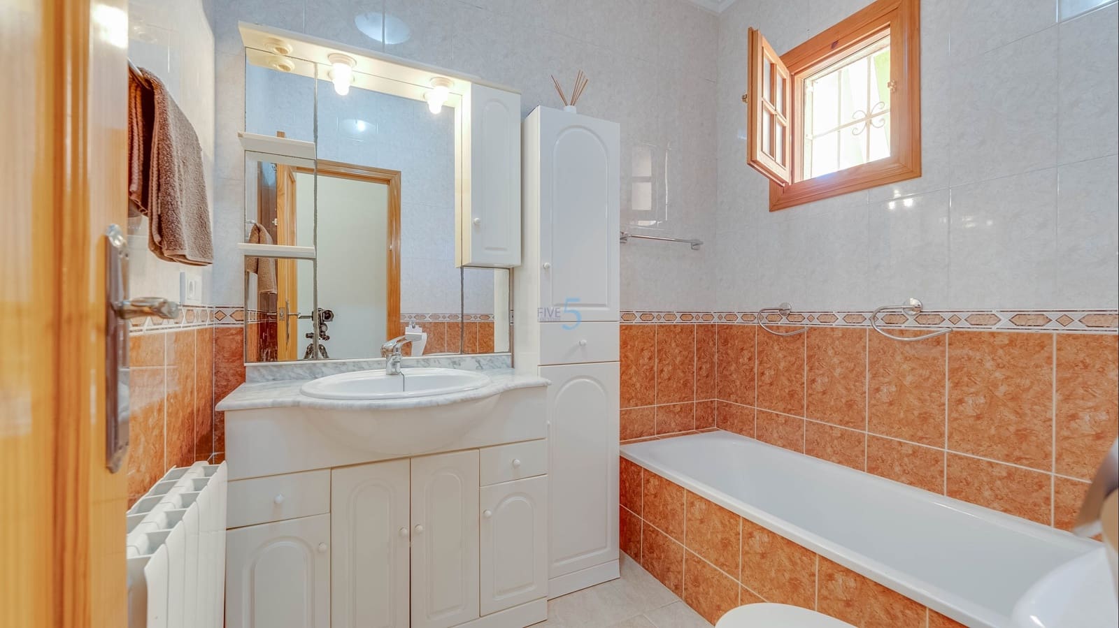 2 soveværelse Villa til salg i Rojales med swimmingpool - € 340.000 (Ref: 9736013)