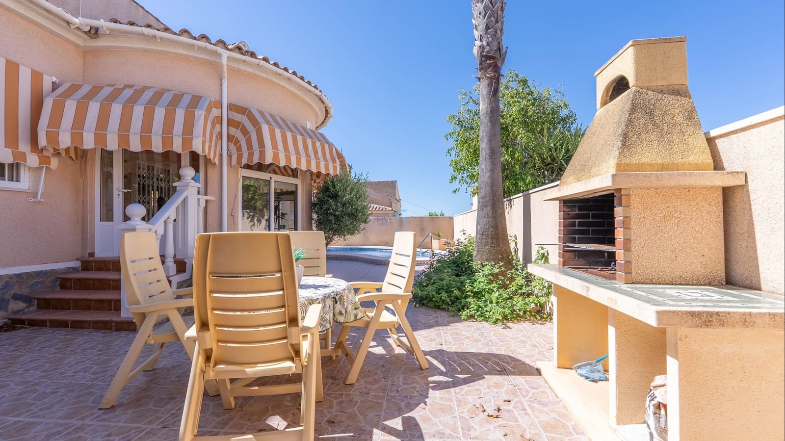 2 soveværelse Villa til salg i Rojales med swimmingpool - € 340.000 (Ref: 9736013)