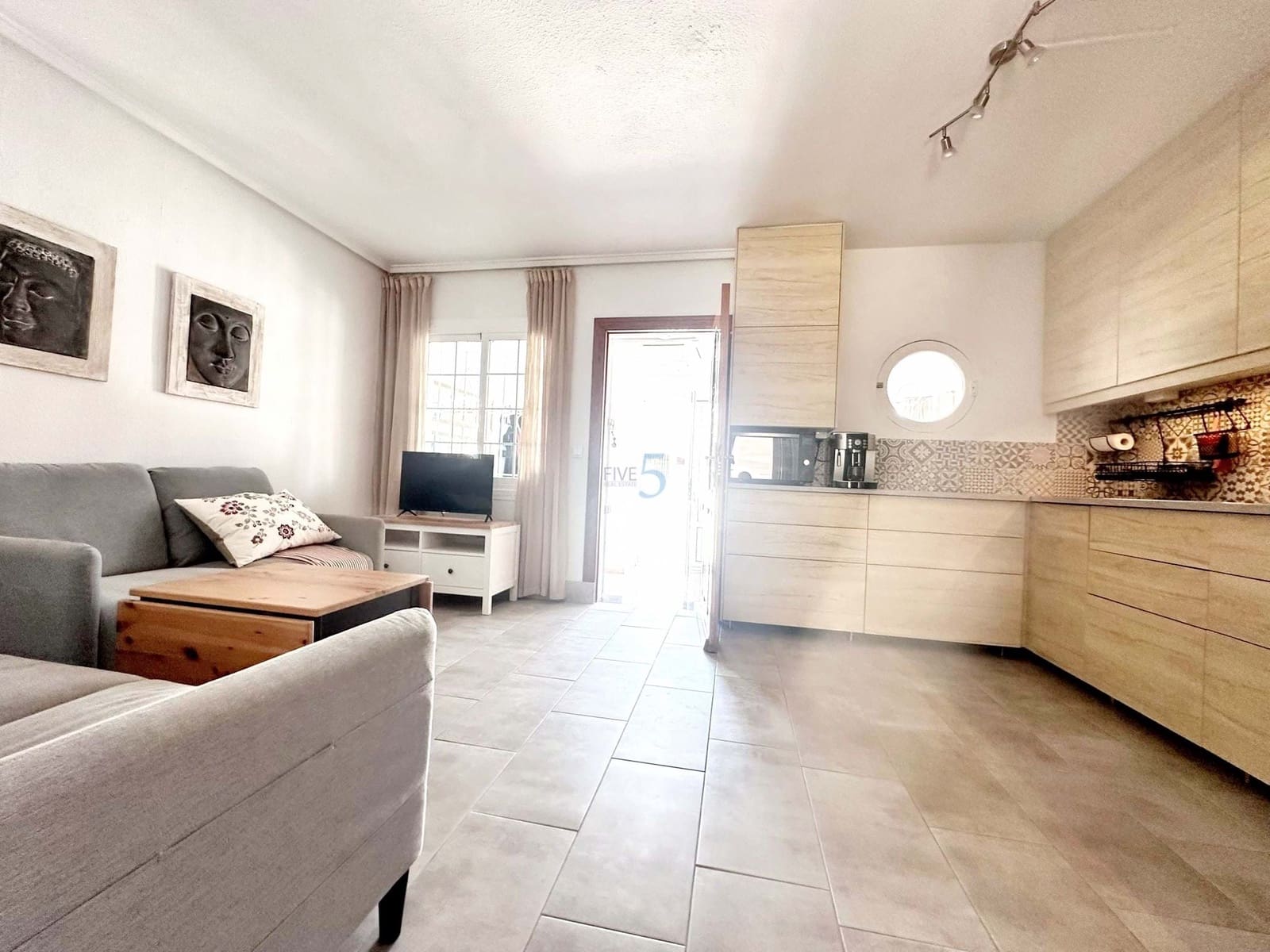 2 quarto Bungalow para venda em Los Urrutias com piscina - 145 000 € (Ref: 9737747)