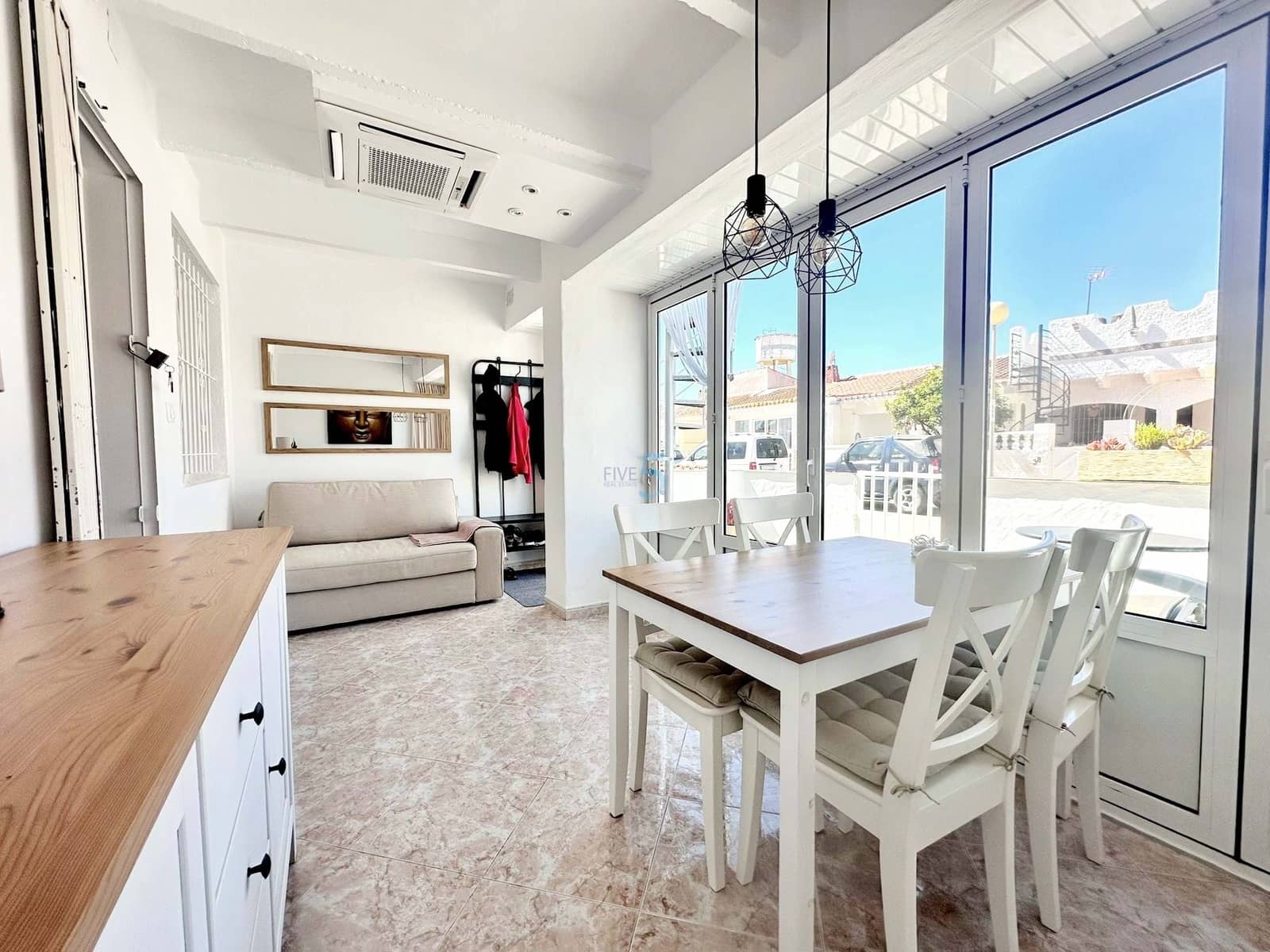 2 quarto Bungalow para venda em Los Urrutias com piscina - 145 000 € (Ref: 9737747)