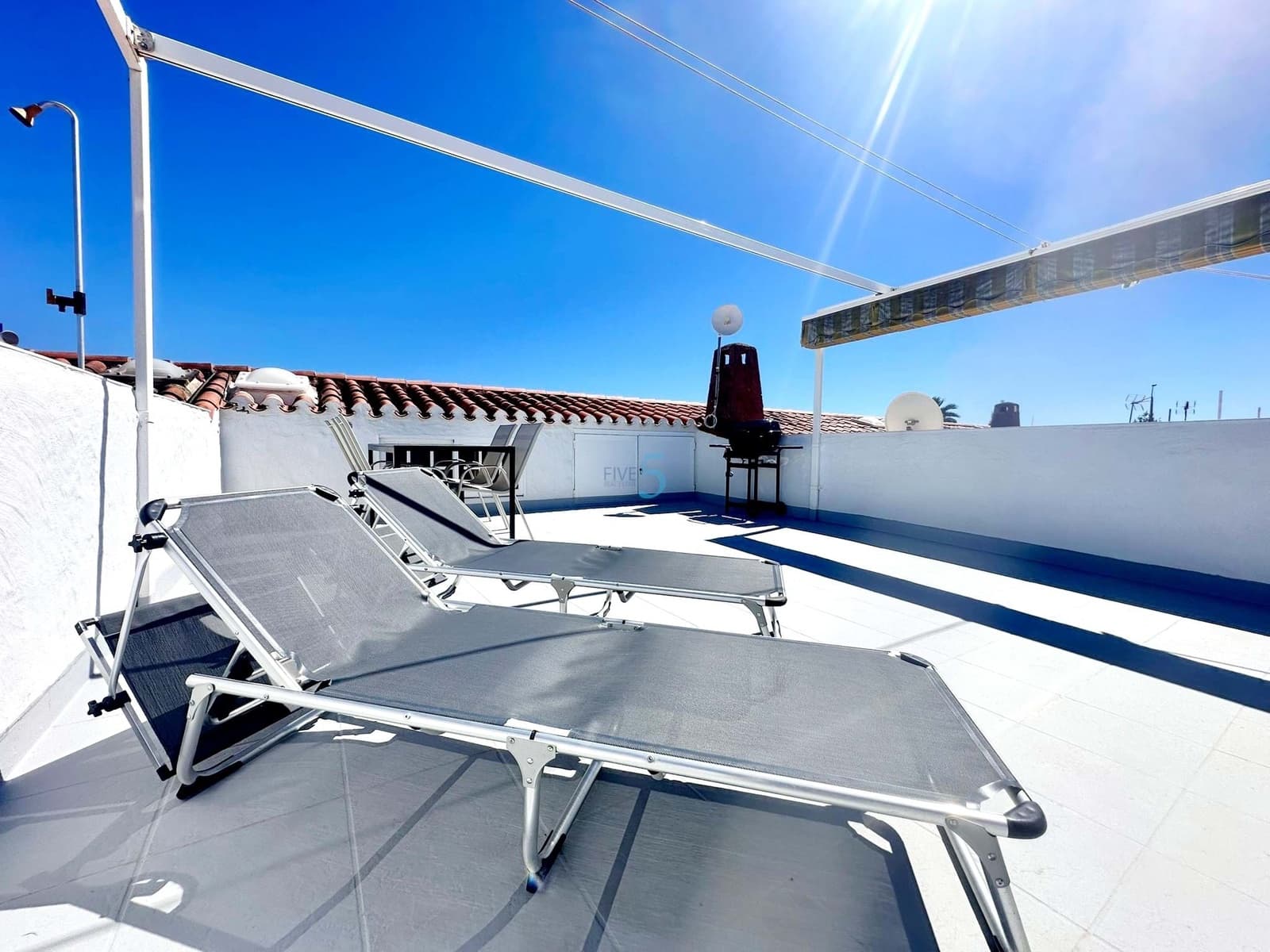 2 quarto Bungalow para venda em Los Urrutias com piscina - 145 000 € (Ref: 9737747)