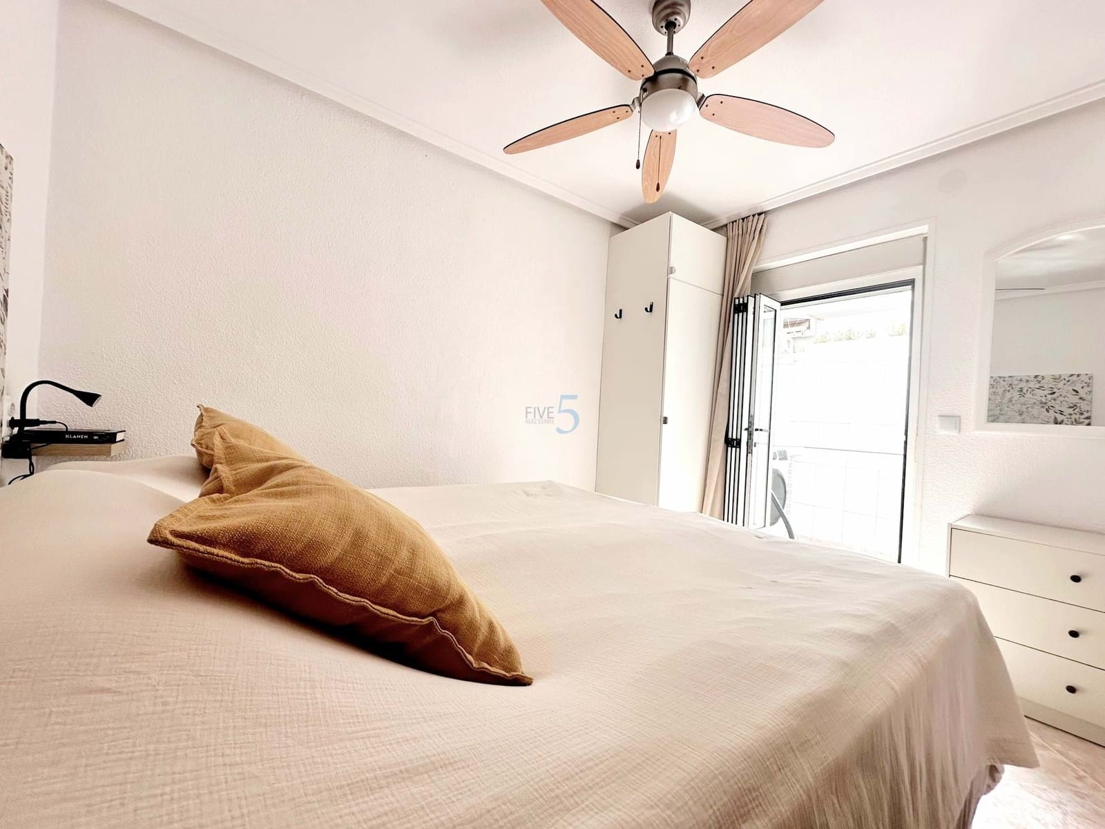 2 quarto Bungalow para venda em Los Urrutias com piscina - 145 000 € (Ref: 9737747)