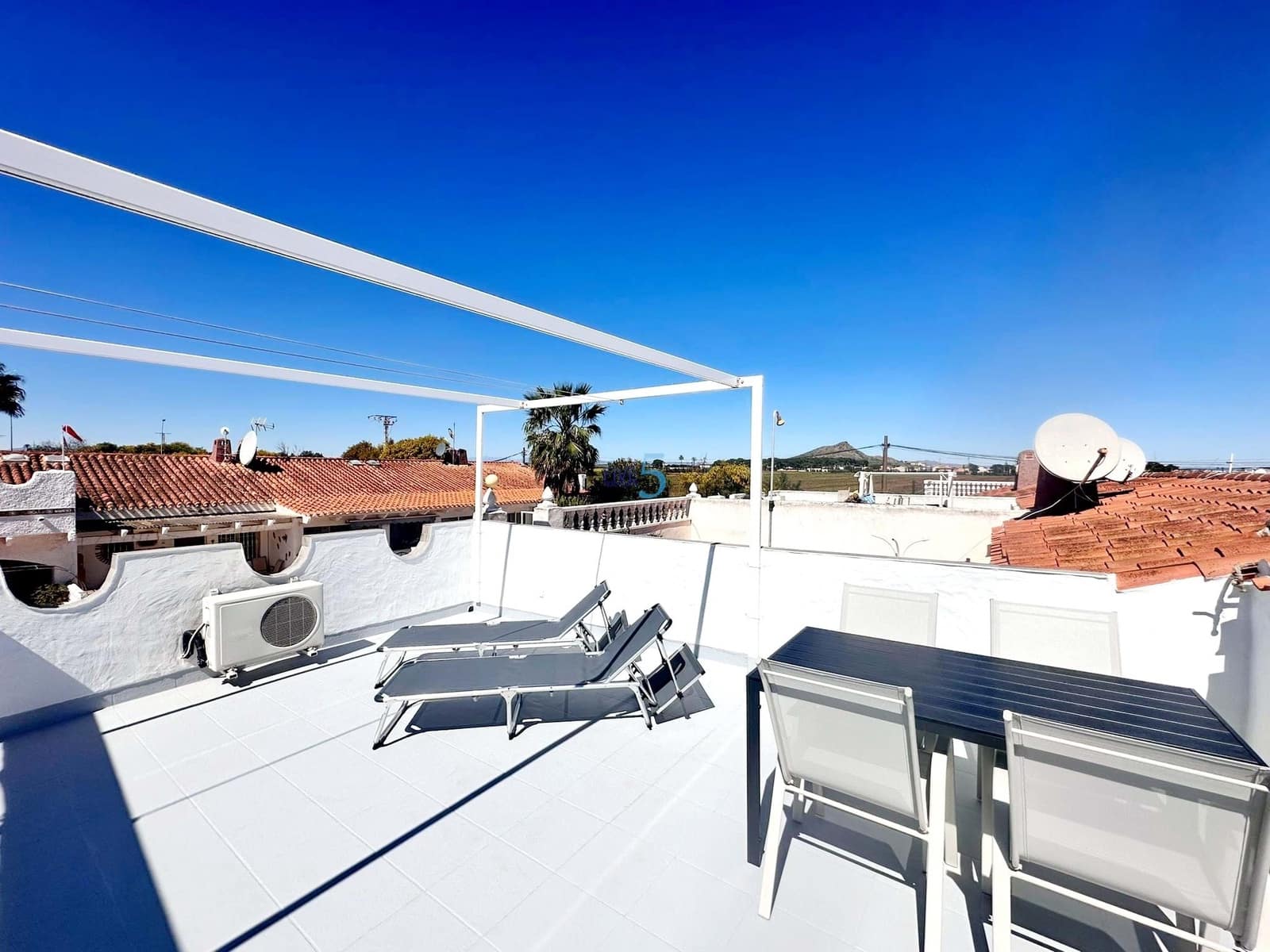 2 quarto Bungalow para venda em Los Urrutias com piscina - 145 000 € (Ref: 9737747)