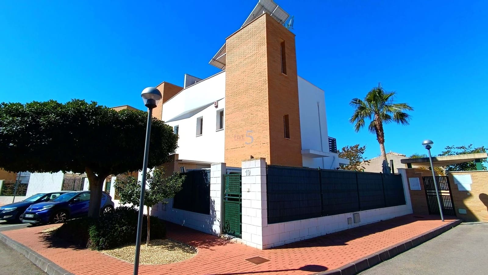 3 bedroom Semi-detached Villa for sale in Ciudad Quesada with pool garage - € 305,000 (Ref: 9737748)