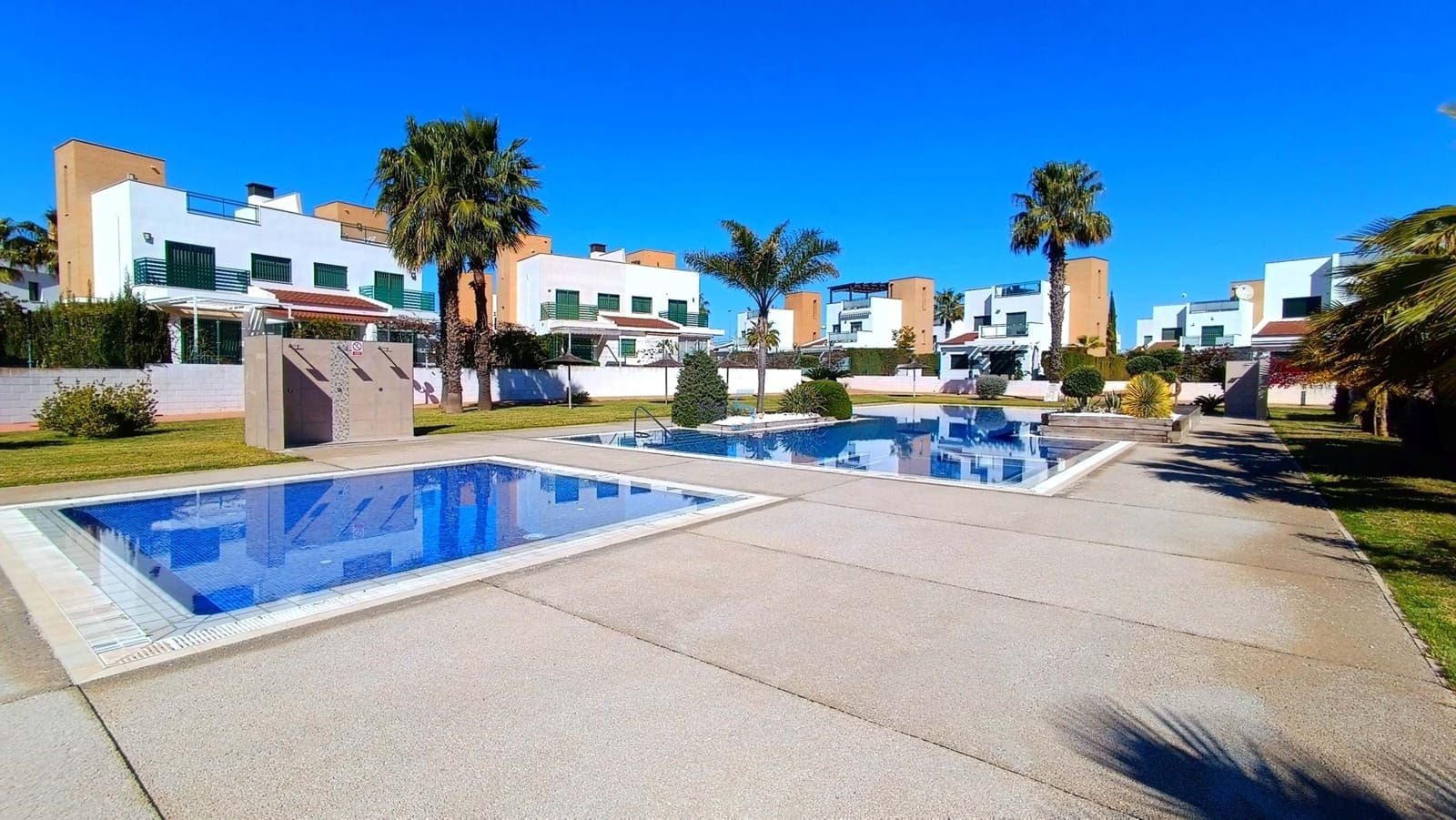 3 bedroom Semi-detached Villa for sale in Ciudad Quesada with pool garage - € 305,000 (Ref: 9737748)