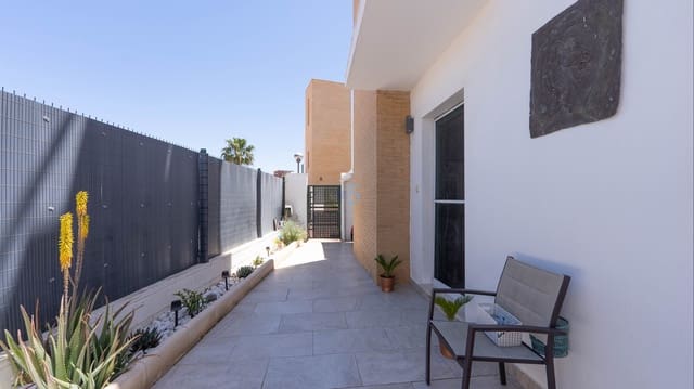 Pareado de 3 habitaciones en Ciudad Quesada, Rojales en venta con piscina garaje - 299.995 € (Ref: 9737748)
