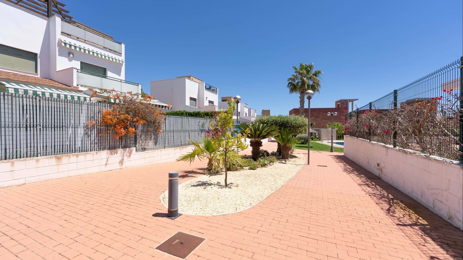 Pareado de 3 habitaciones en Ciudad Quesada en venta con piscina garaje - 299.995 € (Ref: 9737748)