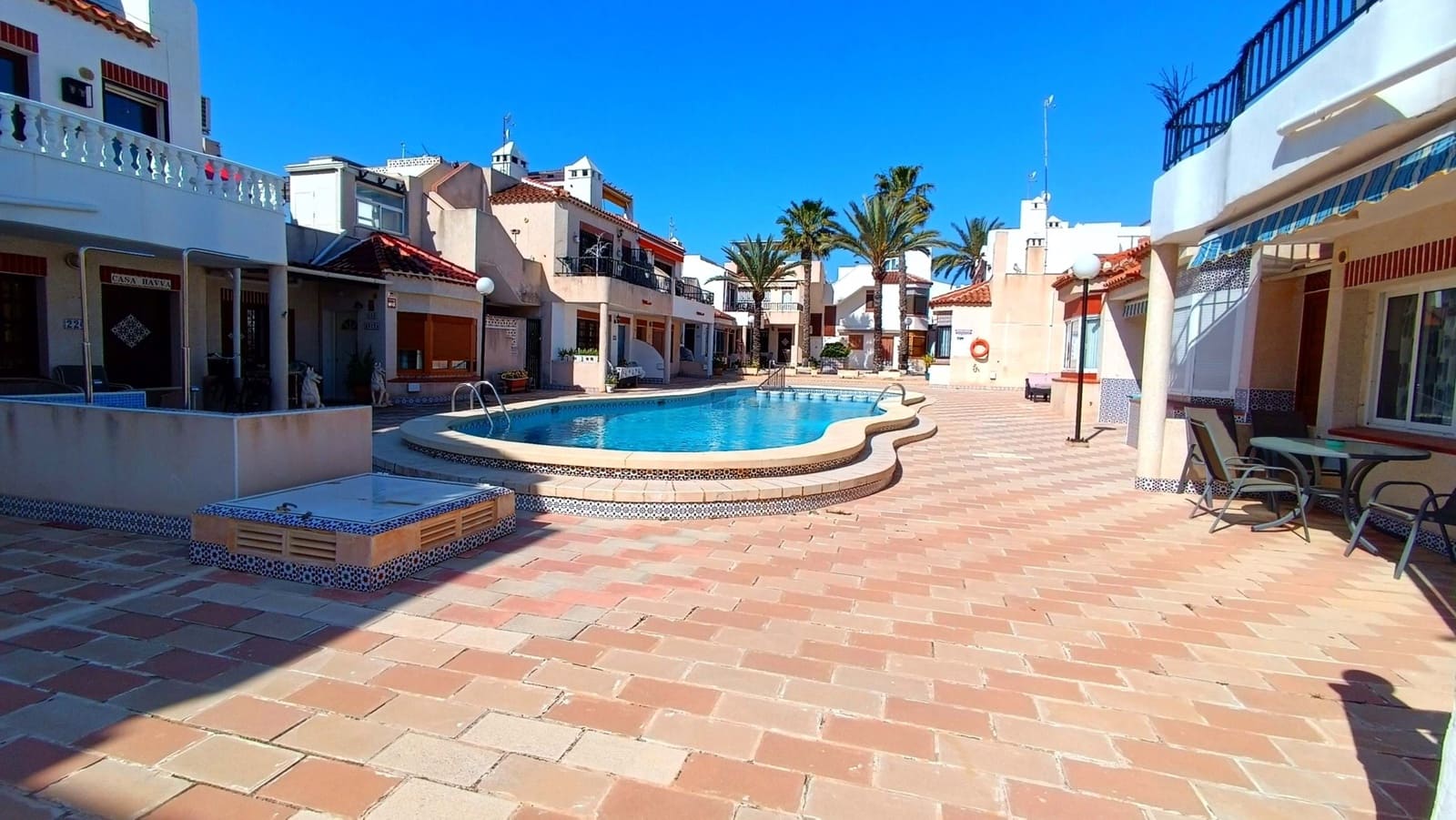 2 slaapkamer Appartement te koop in Torrevieja met zwembad - € 189.995 (Ref: 9739287)