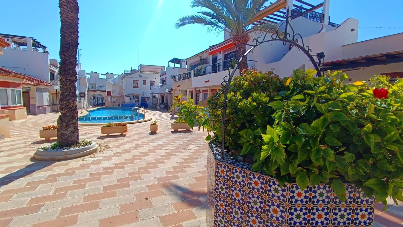 2 slaapkamer Appartement te koop in Torrevieja met zwembad - € 189.995 (Ref: 9739287)