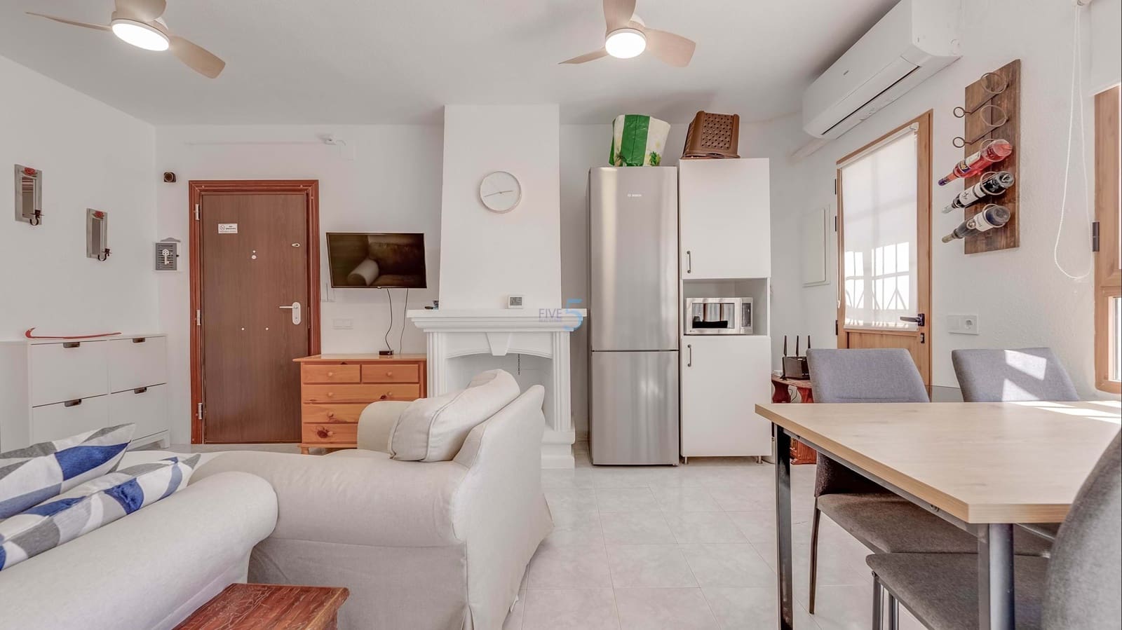 2 soveværelse Lejlighed til salg i Torrevieja med swimmingpool - € 179.995 (Ref: 9739287)