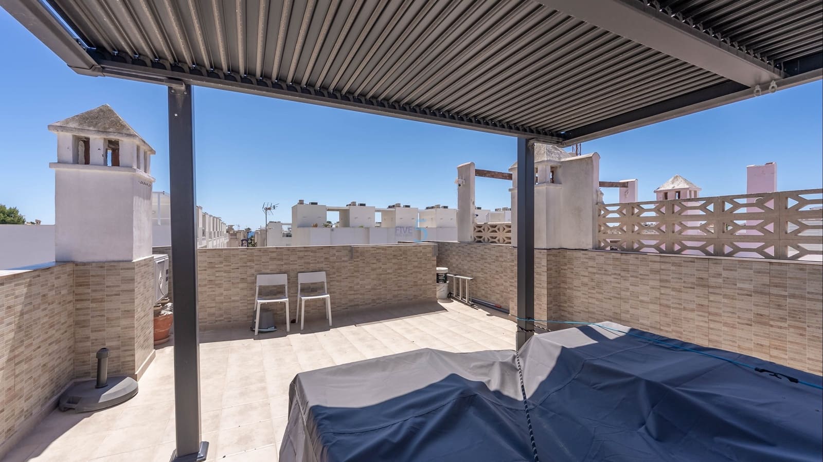 2 soveværelse Lejlighed til salg i Torrevieja med swimmingpool - € 179.995 (Ref: 9739287)