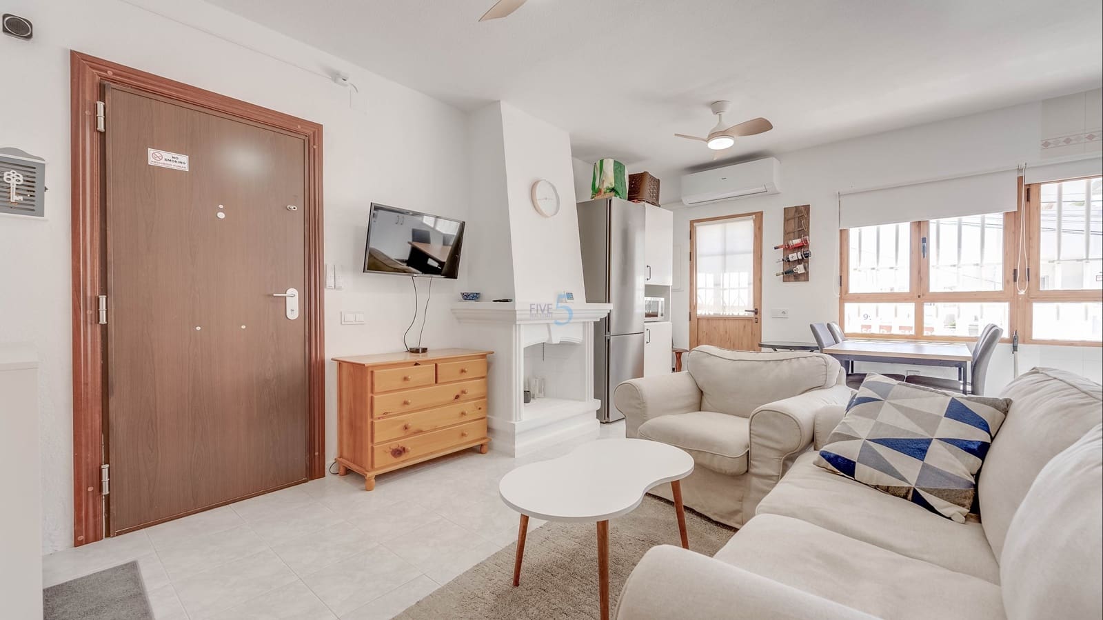 2 soveværelse Lejlighed til salg i Torrevieja med swimmingpool - € 179.995 (Ref: 9739287)