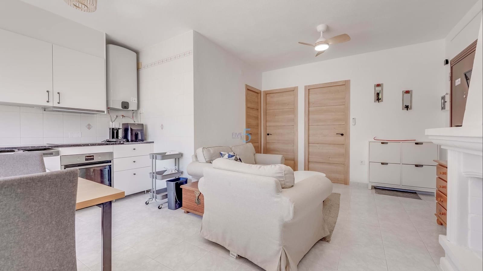 2 soveværelse Lejlighed til salg i Torrevieja med swimmingpool - € 179.995 (Ref: 9739287)