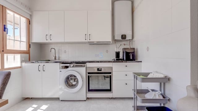 2 soveværelse Lejlighed til salg i Torrevieja med swimmingpool - € 179.995 (Ref: 9739287)