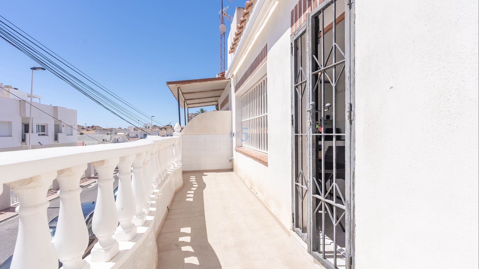 2 soveværelse Lejlighed til salg i Torrevieja med swimmingpool - € 179.995 (Ref: 9739287)