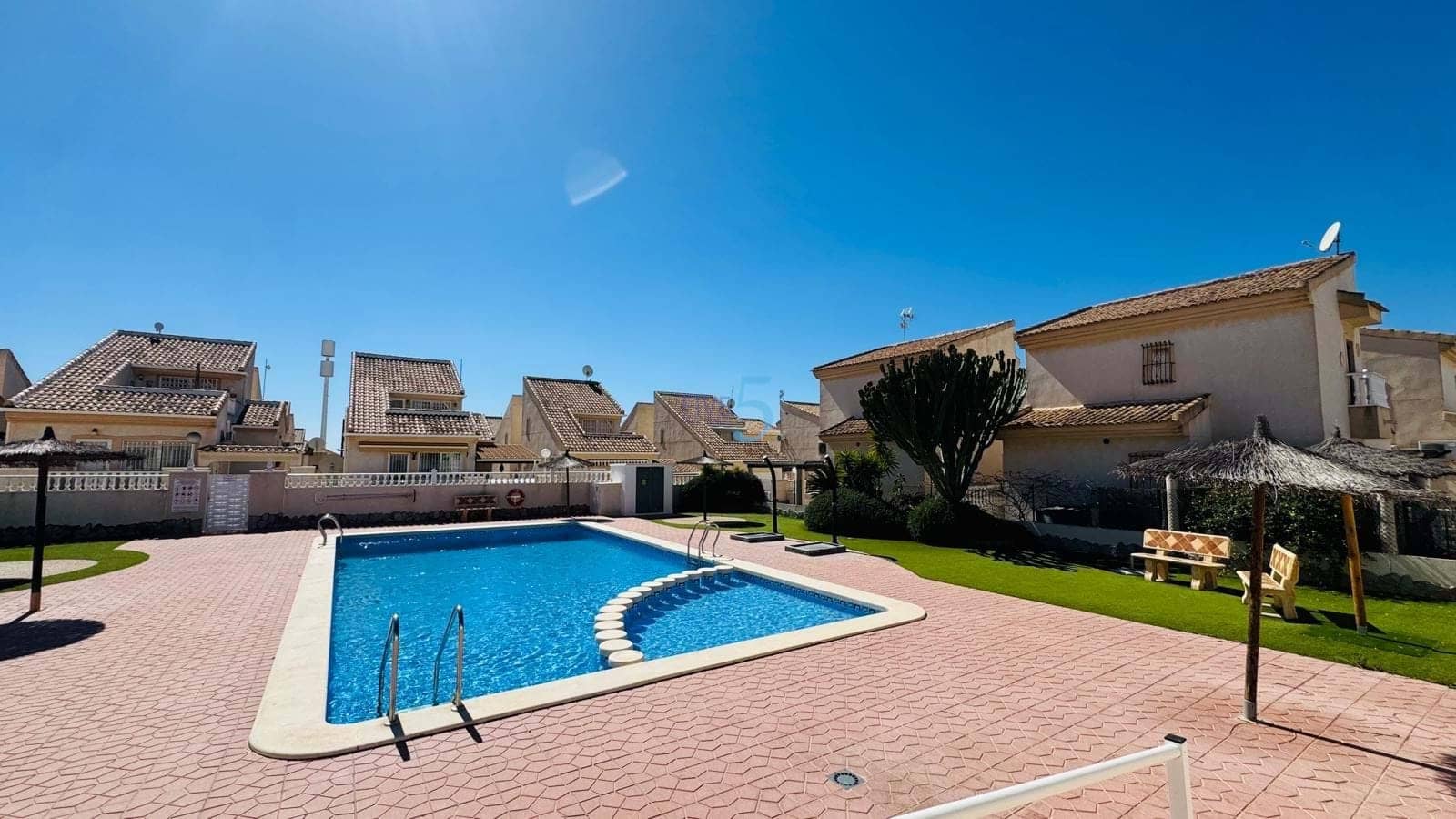 3 chambre Villa/Maison à vendre à Ciudad Quesada avec piscine garage - 260 000 € (Ref: 9740113)