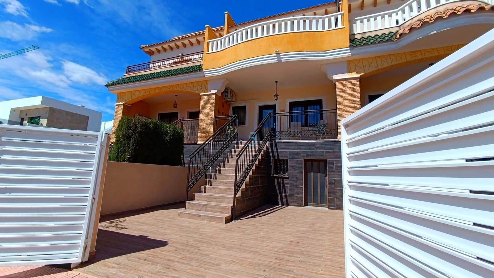 2 sypialnia Dom na sprzedaż w Ciudad Quesada z basenem garażem - 219 995 € (Ref: 9740225)