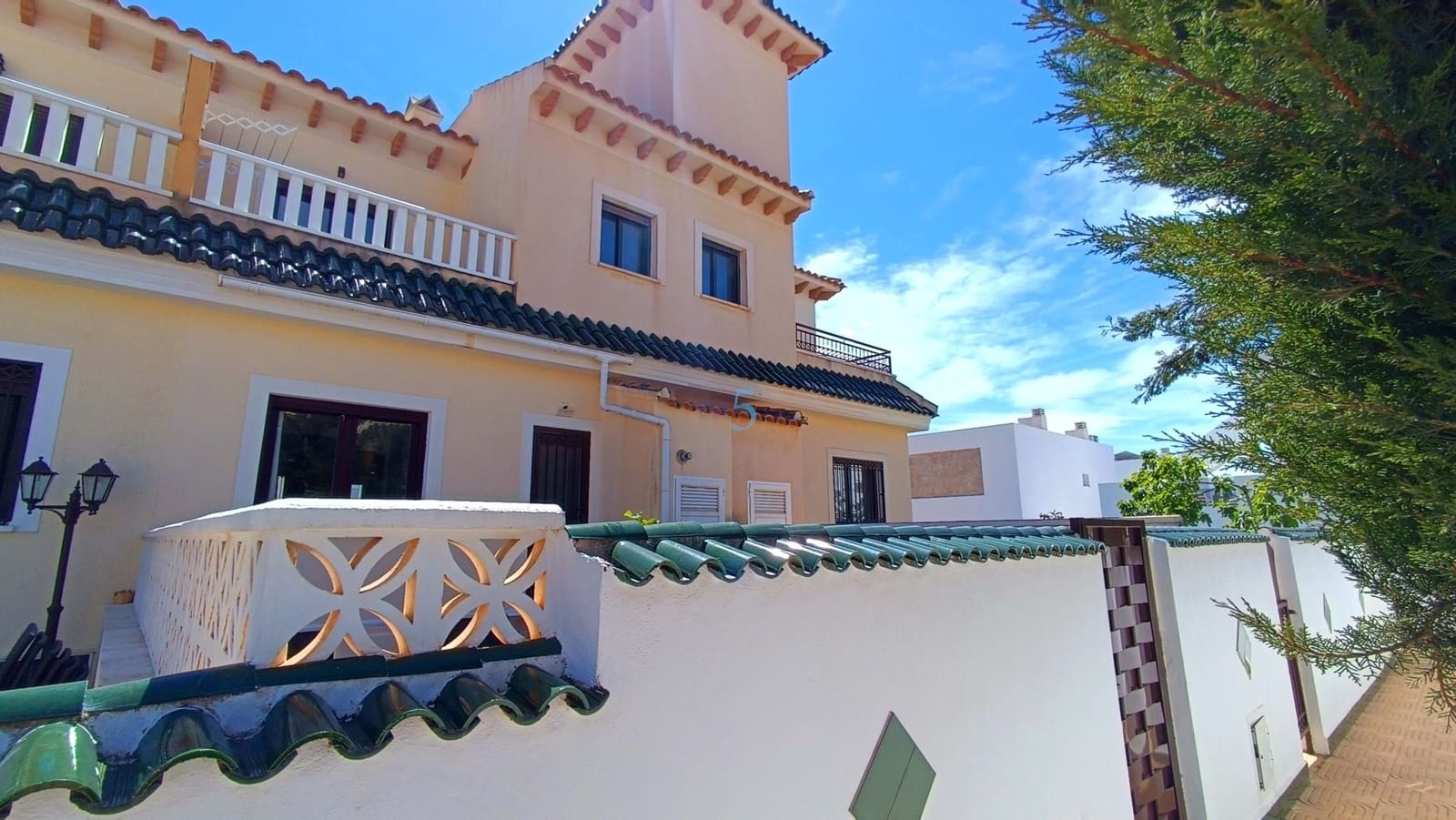 2 sypialnia Dom na sprzedaż w Ciudad Quesada z basenem garażem - 219 995 € (Ref: 9740225)