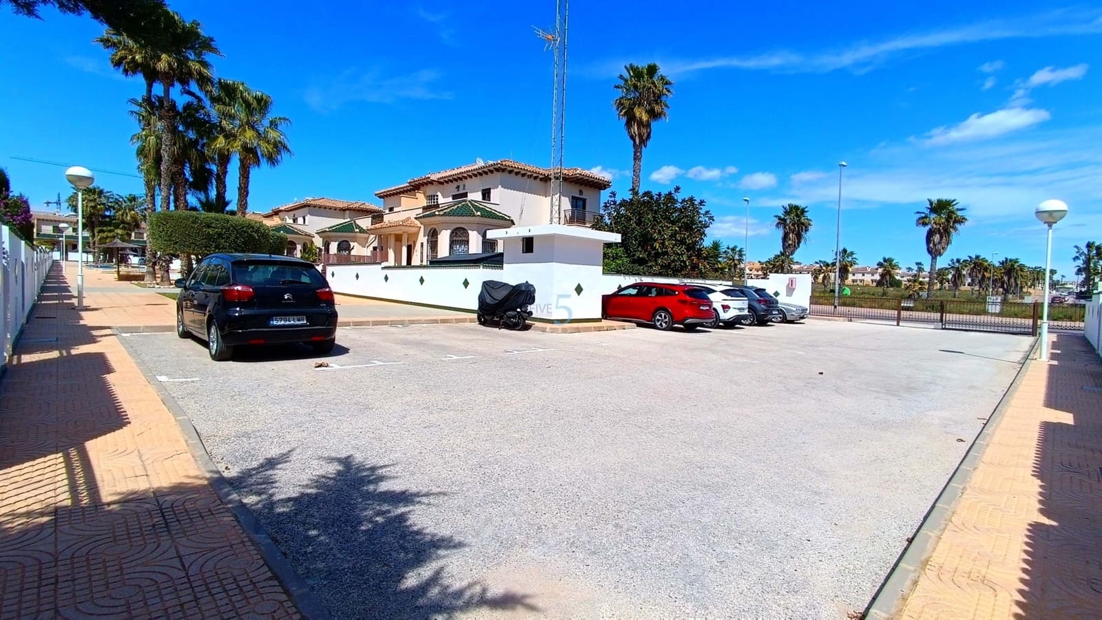 2 sypialnia Dom na sprzedaż w Ciudad Quesada z basenem garażem - 219 995 € (Ref: 9740225)