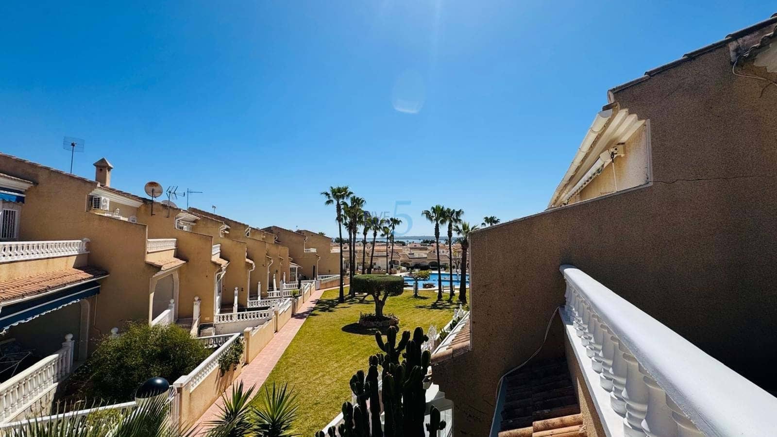 2 sypialnia Dom na sprzedaż w Ciudad Quesada z basenem garażem - 260 000 € (Ref: 9743053)