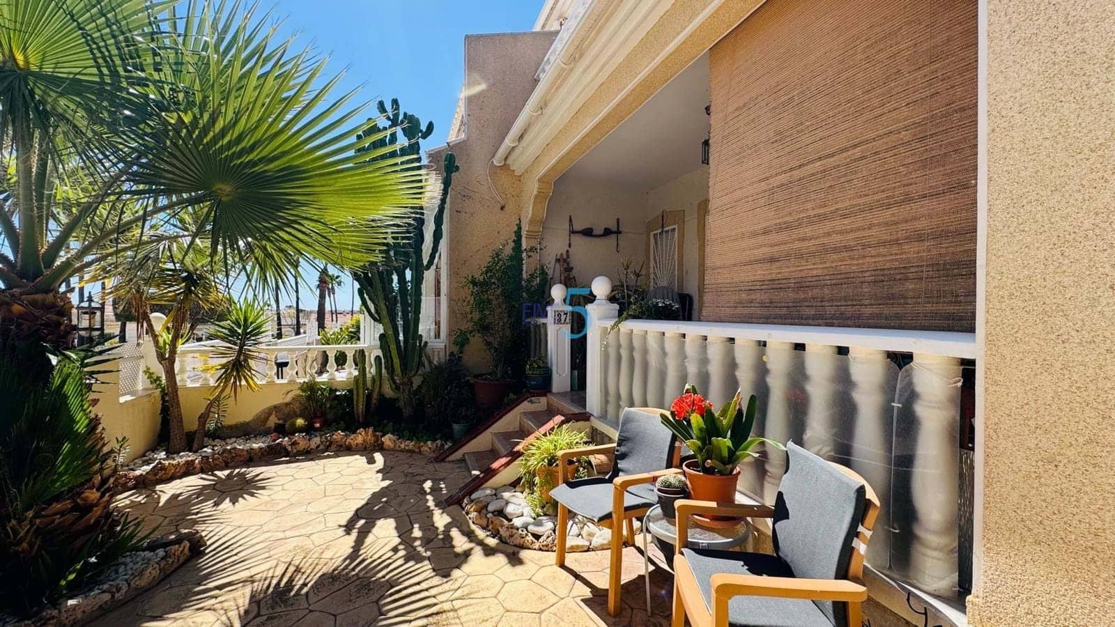 2 sypialnia Dom na sprzedaż w Ciudad Quesada z basenem garażem - 260 000 € (Ref: 9743053)