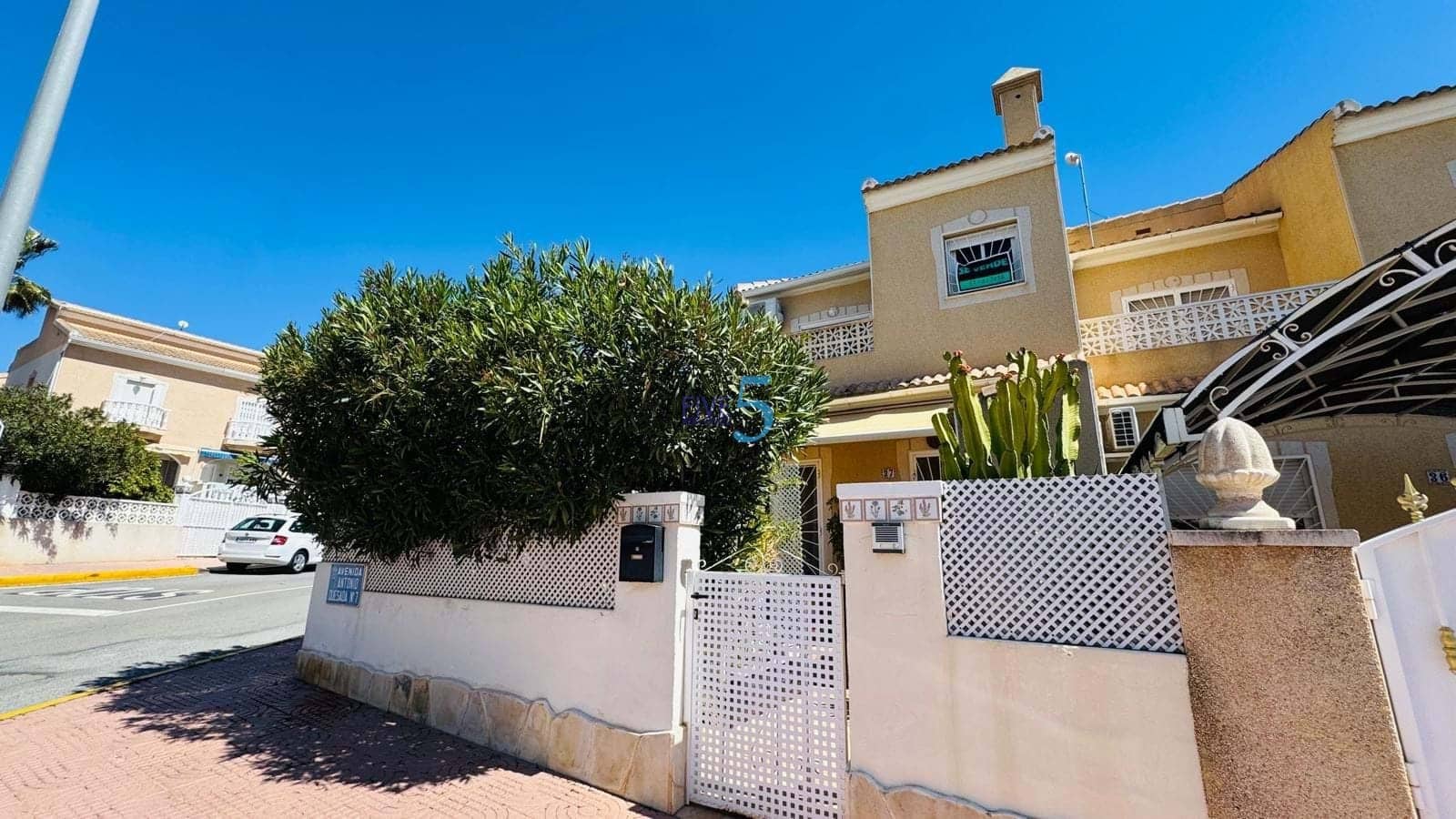 2 sypialnia Dom na sprzedaż w Ciudad Quesada z basenem garażem - 260 000 € (Ref: 9743053)