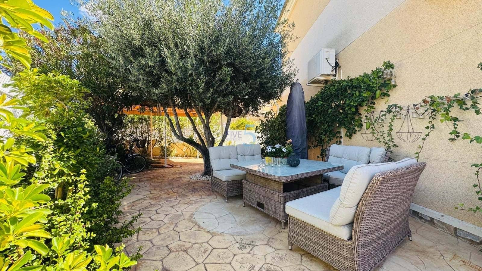 2 sypialnia Dom na sprzedaż w Ciudad Quesada z basenem garażem - 260 000 € (Ref: 9743053)