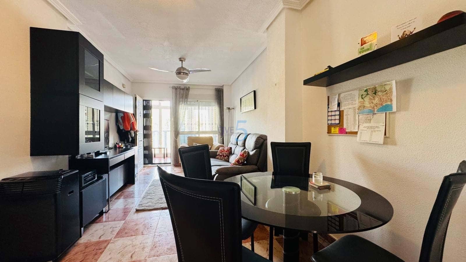 Apartamento de 2 habitaciones en Villamartin en venta con piscina - 139.900 € (Ref: 9743054)