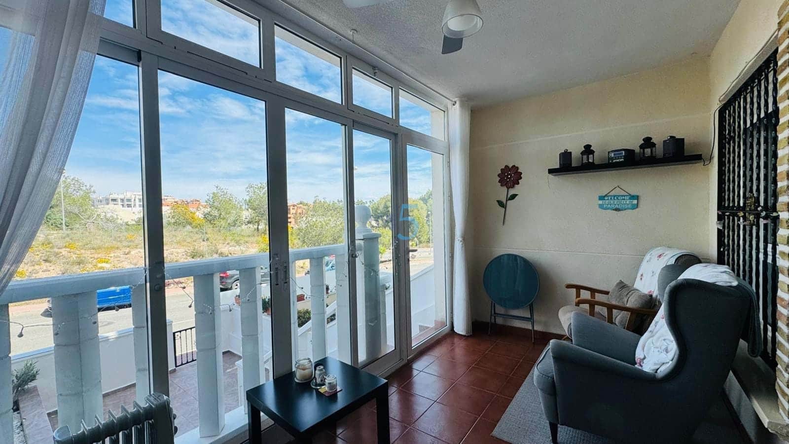 Apartamento de 2 habitaciones en Villamartin en venta con piscina - 139.900 € (Ref: 9743054)