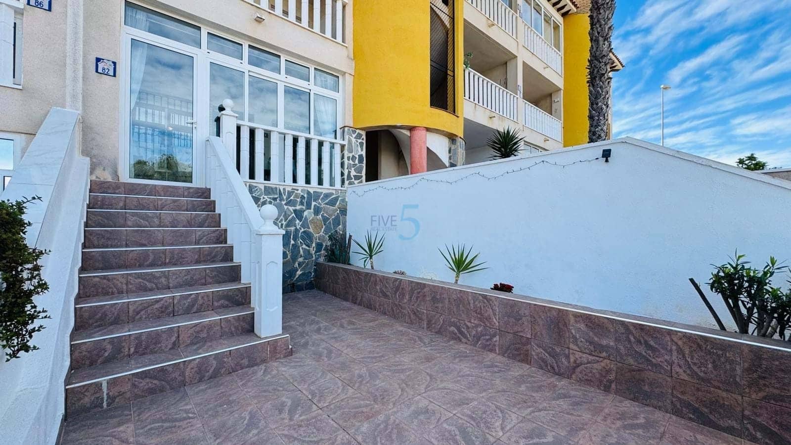 Apartamento de 2 habitaciones en Villamartin en venta con piscina - 139.900 € (Ref: 9743054)