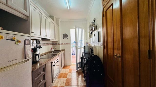 Apartamento de 2 habitaciones en Villamartin, Orihuela en venta con piscina - 139.900 € (Ref: 9743054)