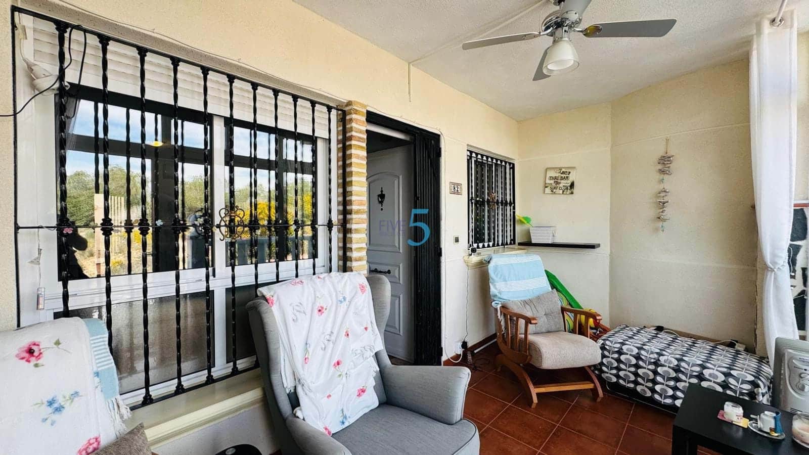 Apartamento de 2 habitaciones en Villamartin en venta con piscina - 139.900 € (Ref: 9743054)