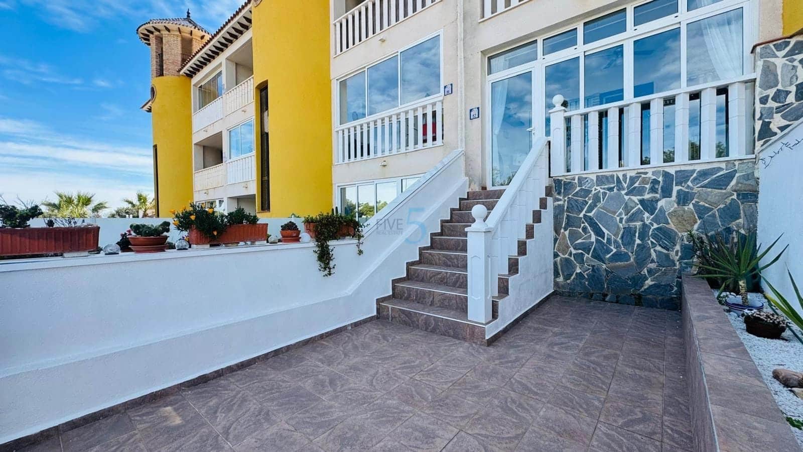 Apartamento de 2 habitaciones en Villamartin en venta con piscina - 139.900 € (Ref: 9743054)