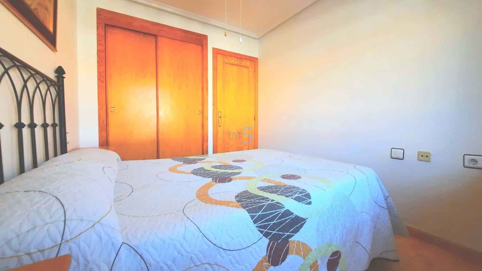 2 soverom Leilighet til salgs i Torrevieja med svømmebasseng garasje - € 158 000 (Ref: 9743160)