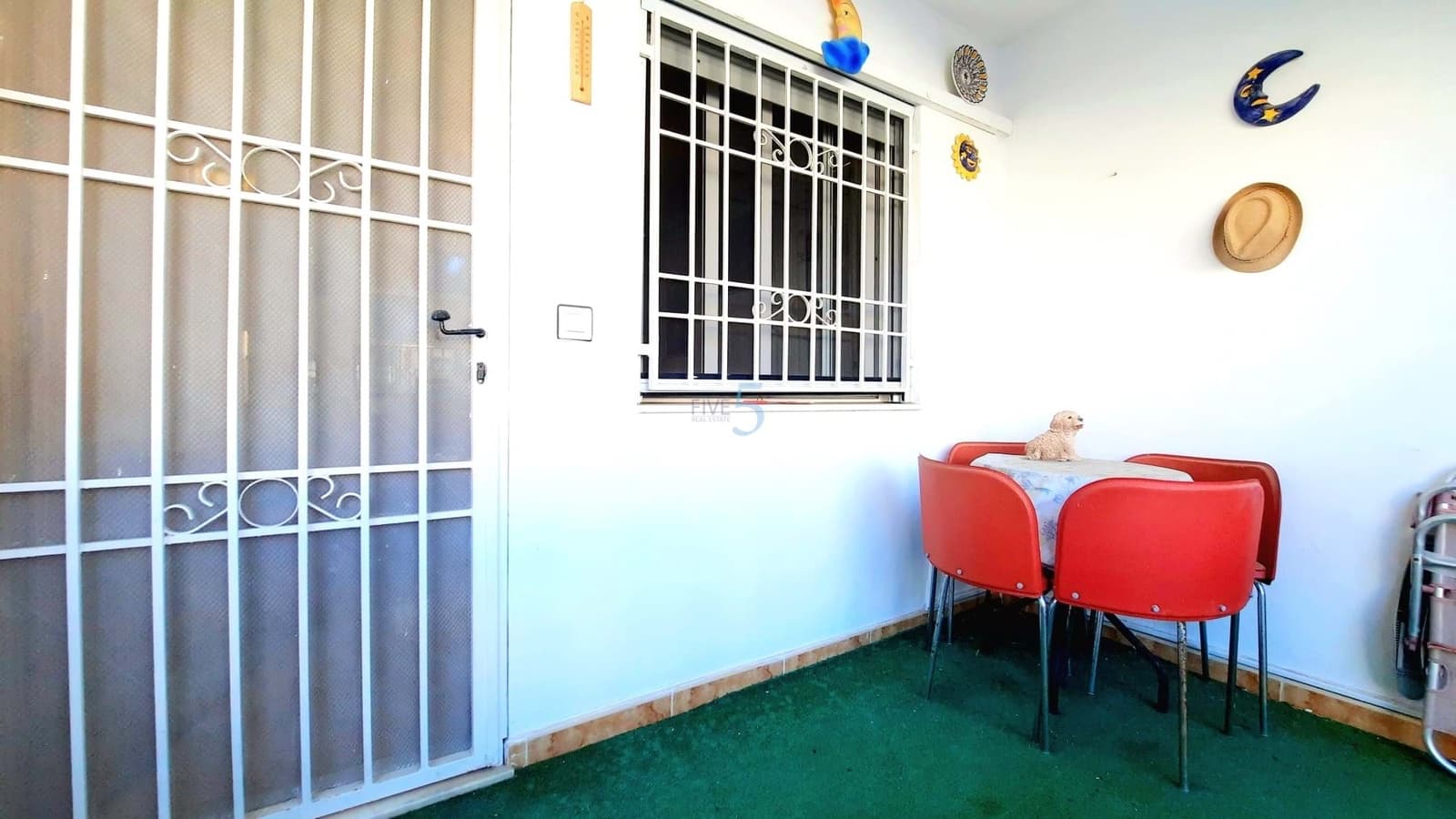 2 soverom Leilighet til salgs i Torrevieja med svømmebasseng garasje - € 158 000 (Ref: 9743160)