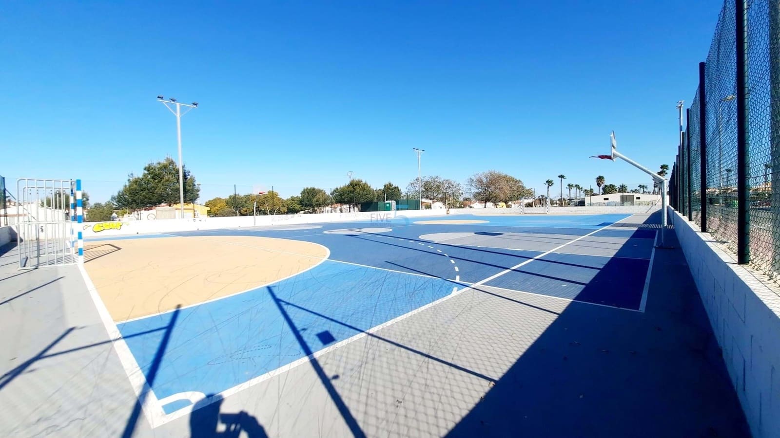 2 soverom Leilighet til salgs i Torrevieja med svømmebasseng garasje - € 158 000 (Ref: 9743160)