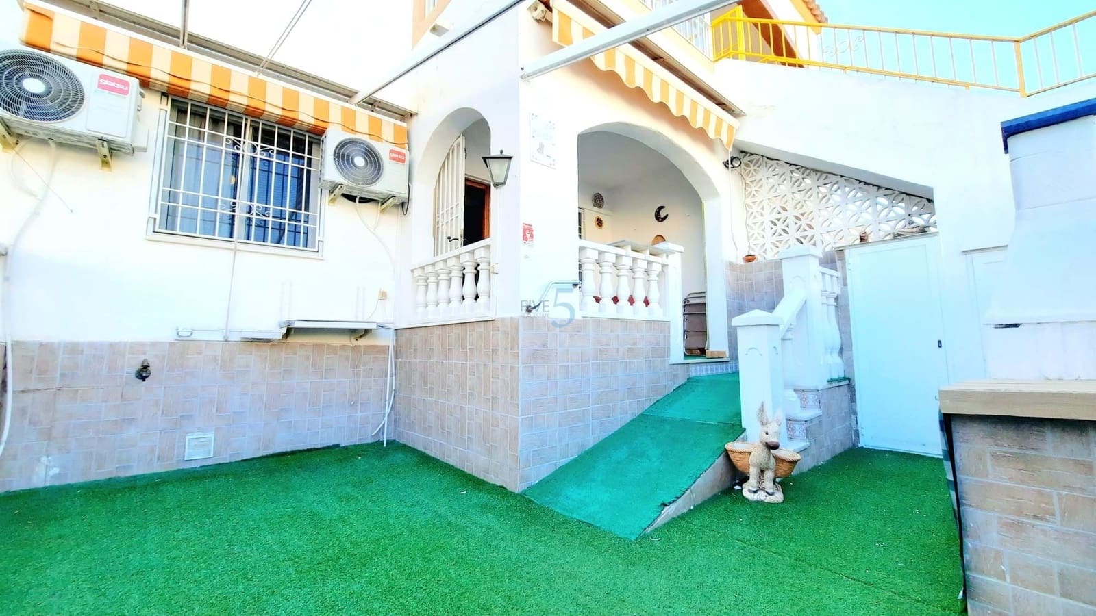 2 soverom Leilighet til salgs i Torrevieja med svømmebasseng garasje - € 158 000 (Ref: 9743160)