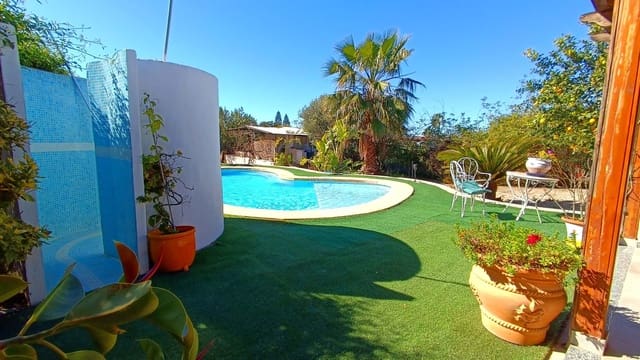 4 soveværelse Villa til salg i Daya Nueva med swimmingpool - € 395.000 (Ref: 9744314)