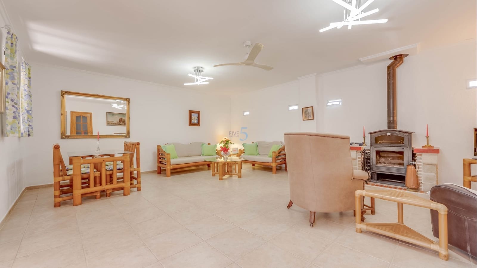 4 soveværelse Villa til salg i Daya Nueva med swimmingpool - € 395.000 (Ref: 9744314)