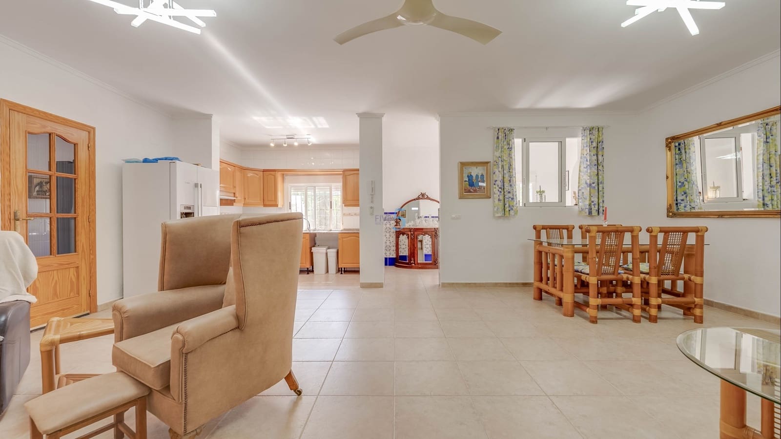 4 soveværelse Villa til salg i Daya Nueva med swimmingpool - € 395.000 (Ref: 9744314)