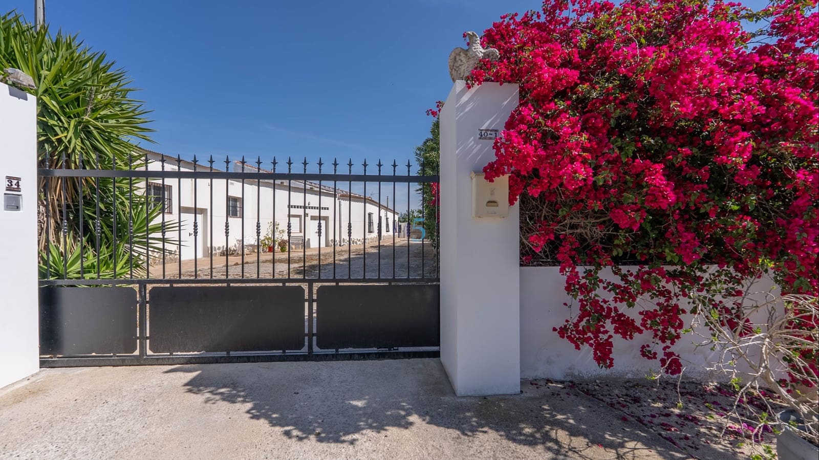 4 soveværelse Villa til salg i Daya Nueva med swimmingpool - € 395.000 (Ref: 9744314)
