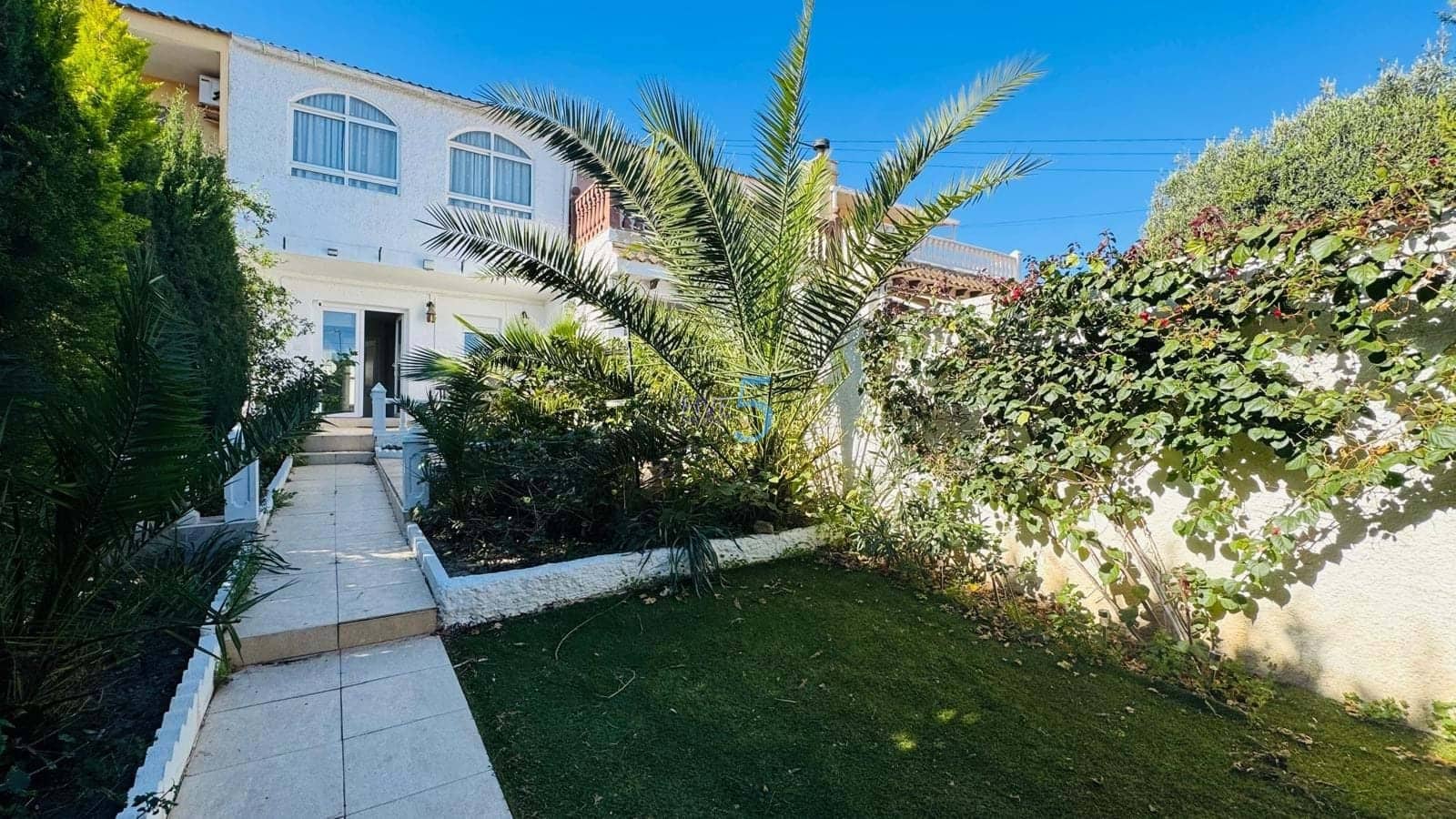 Casa de 3 habitaciones en Orihuela Costa en venta - 210.000 € (Ref: 9747284)