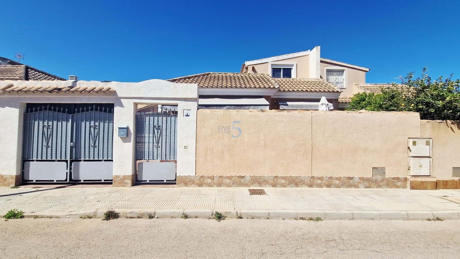 Casa de 3 habitaciones en Los Urrutias en venta - 185.000 € (Ref: 9747286)