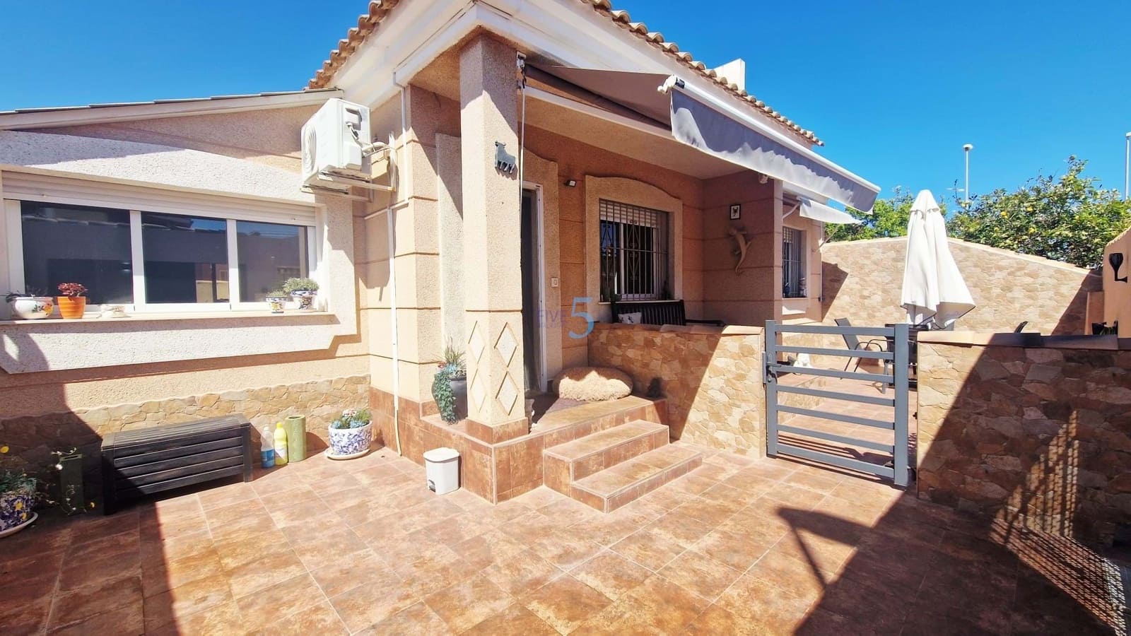 Casa de 3 habitaciones en Los Urrutias en venta - 185.000 € (Ref: 9747286)