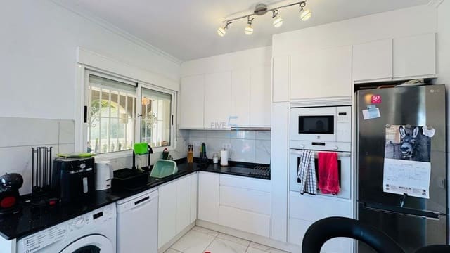 Chalet de 3 habitaciones en Villamartin, Orihuela en venta con piscina garaje - 385.000 € (Ref: 9747287)