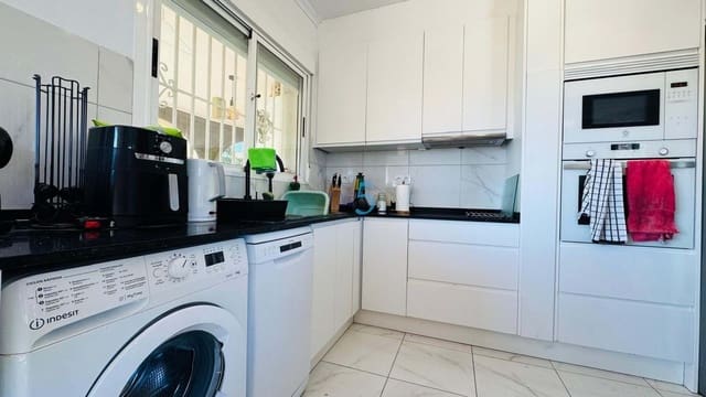 Chalet de 3 habitaciones en Villamartin, Orihuela en venta con piscina garaje - 385.000 € (Ref: 9747287)