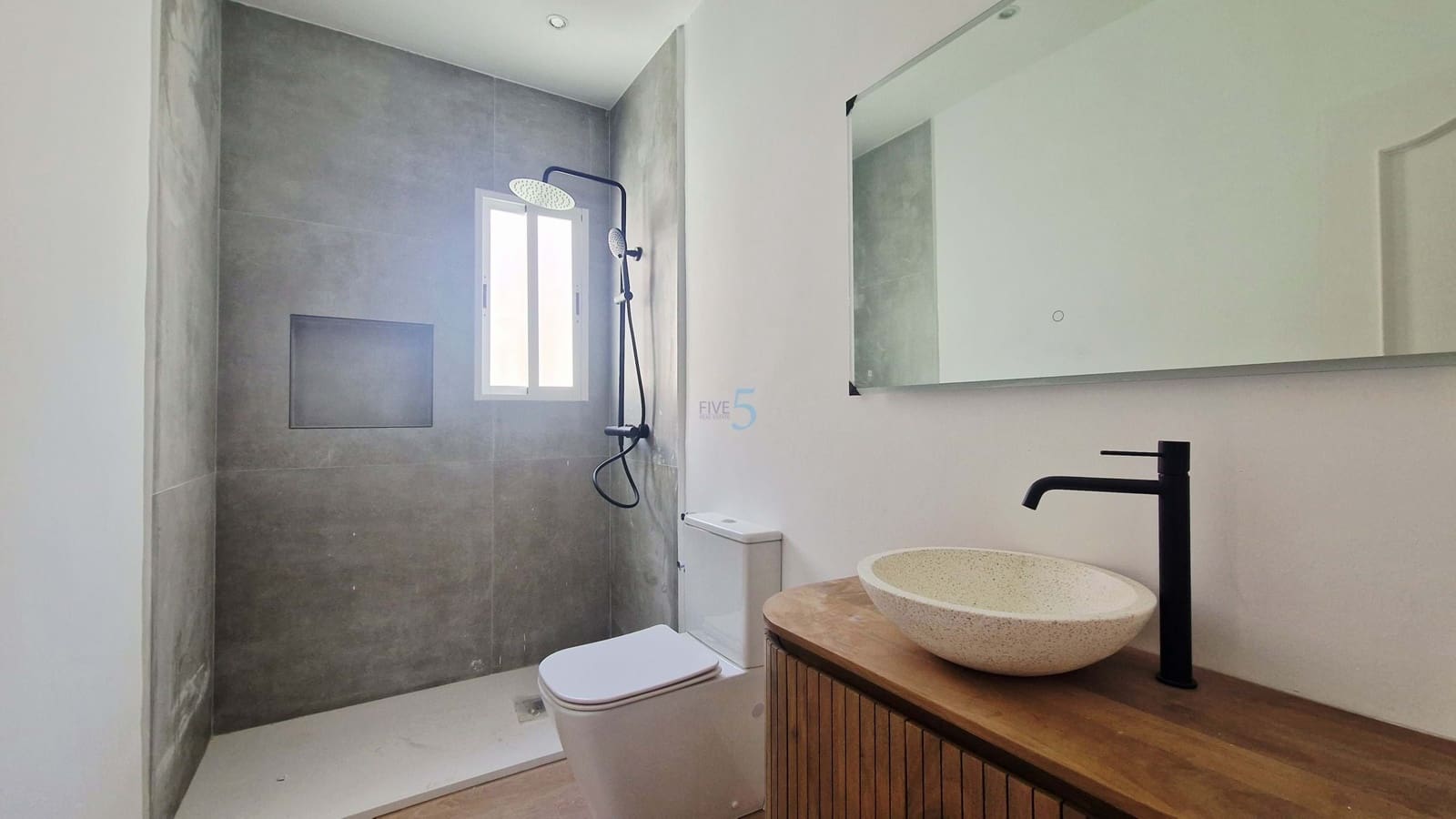 4 bedroom Villa for sale in Los Urrutias with garage - € 410,000 (Ref: 9749379)