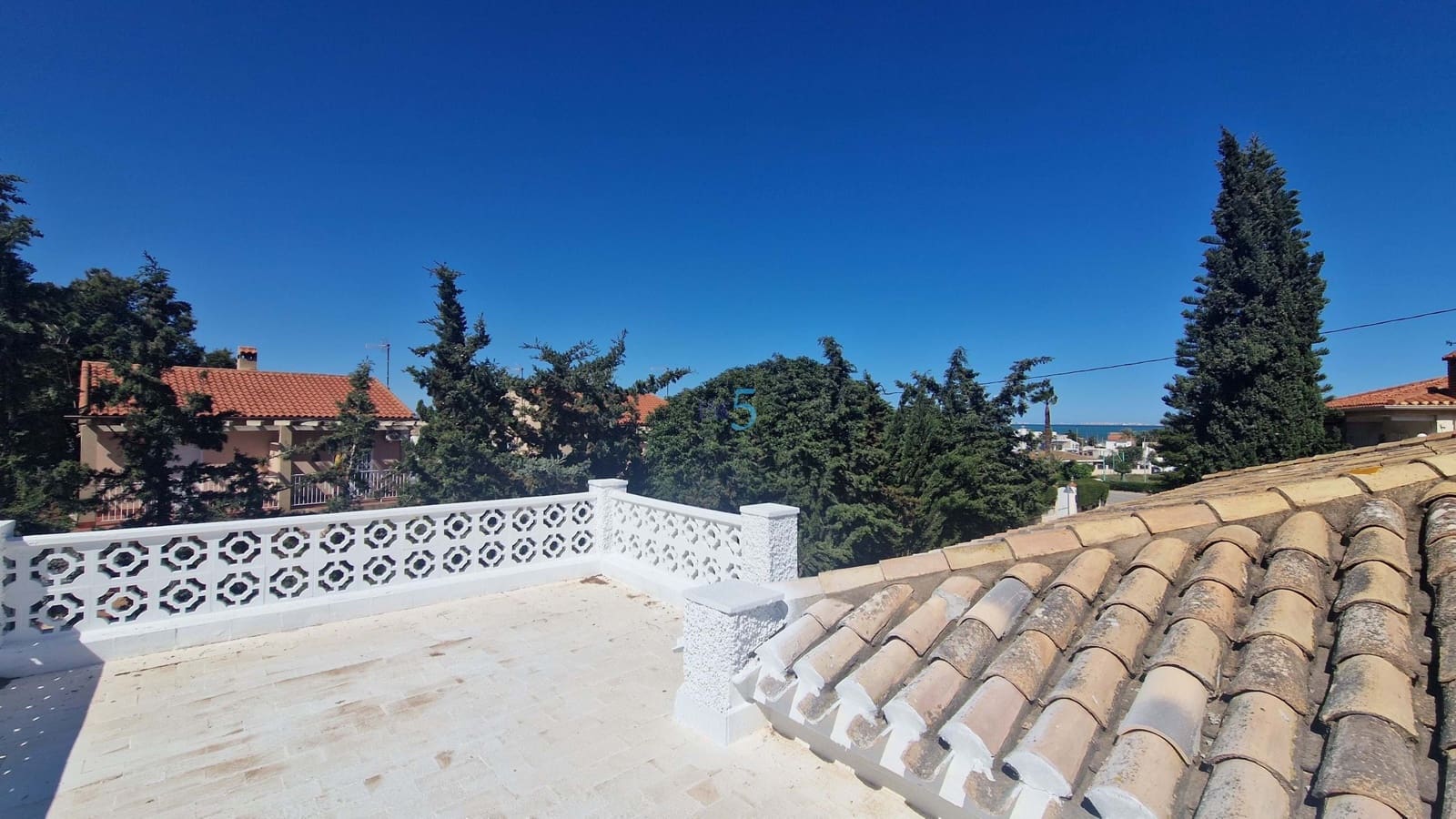 4 bedroom Villa for sale in Los Urrutias with garage - € 410,000 (Ref: 9749379)