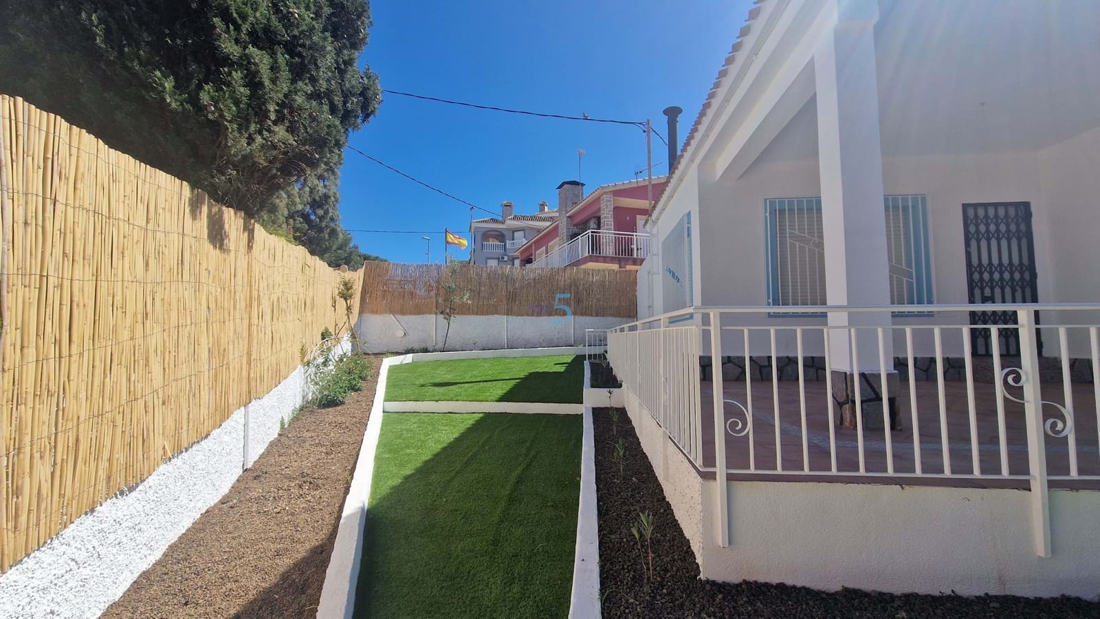 4 bedroom Villa for sale in Los Urrutias with garage - € 410,000 (Ref: 9749379)